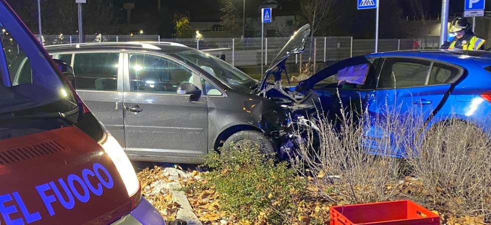 Schianto tra due auto a Gardolo: due le persone rimaste coinvolte